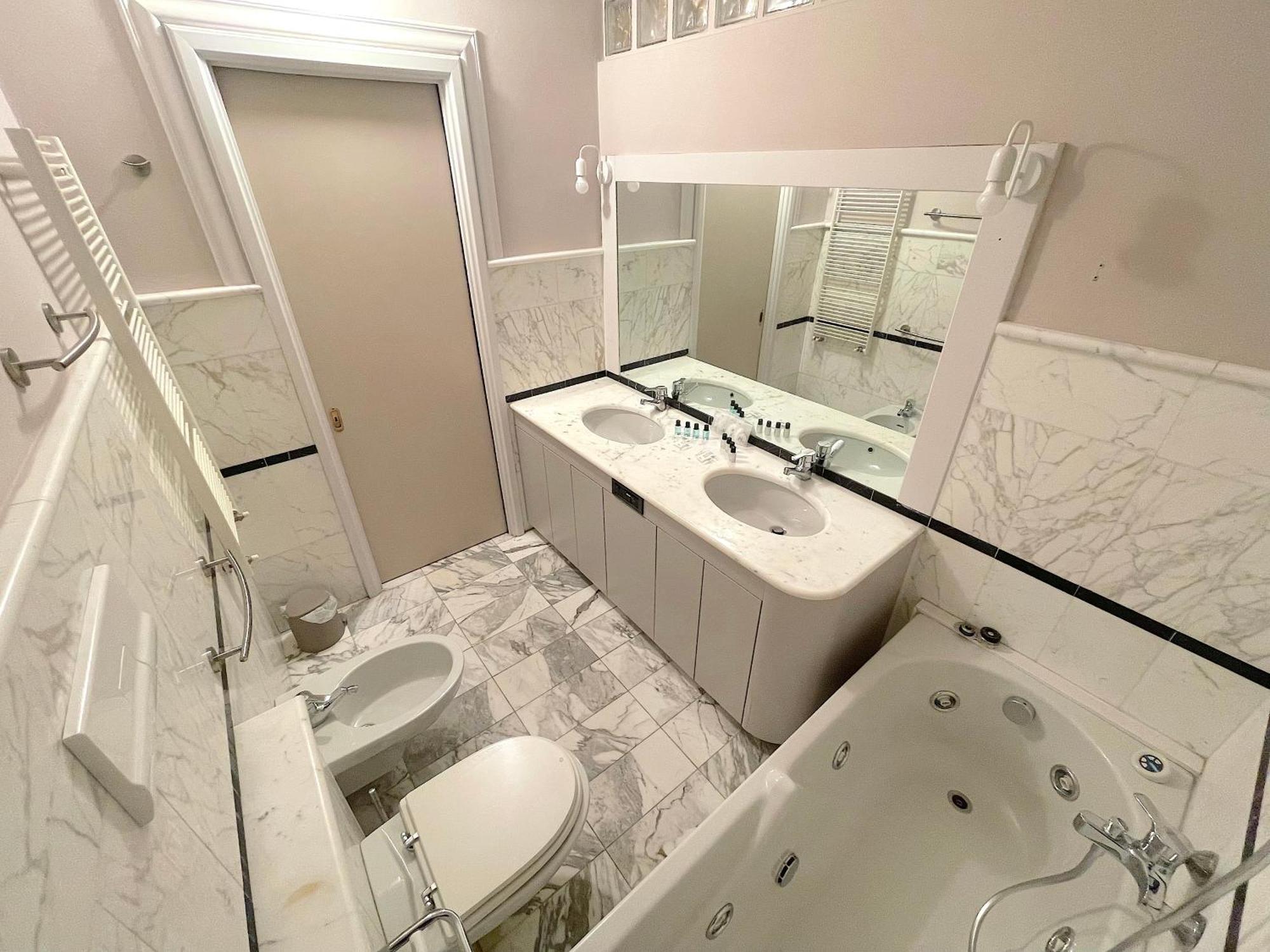 Best View Boutique Apartments 贝尔加莫 外观 照片