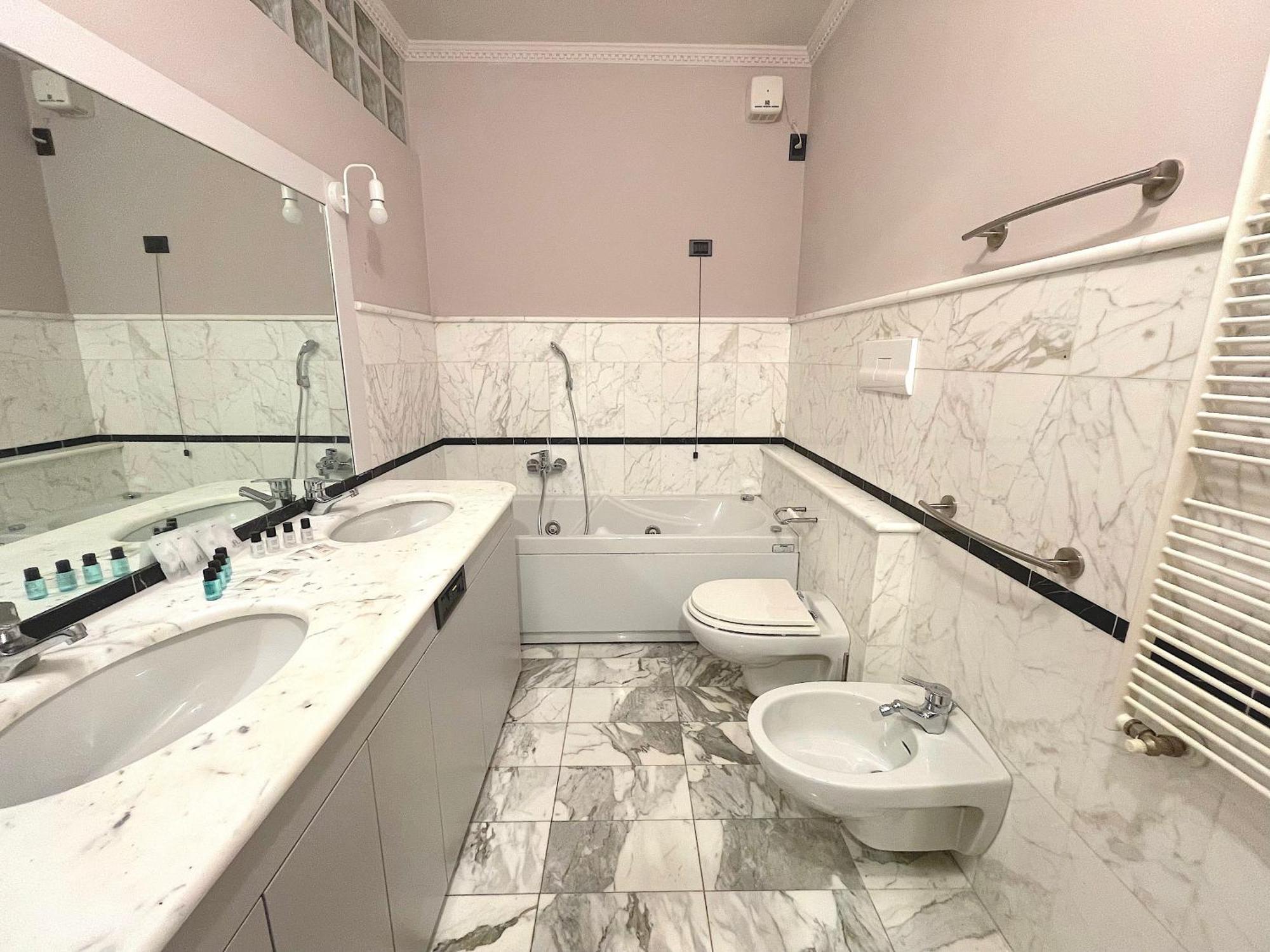 Best View Boutique Apartments 贝尔加莫 外观 照片